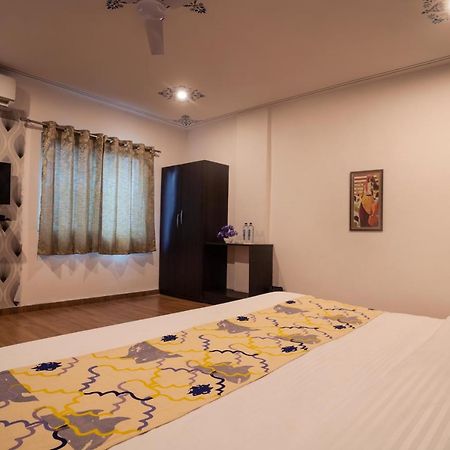 Tripli Hotels Arunoday Palace Ουνταϊπούρ Εξωτερικό φωτογραφία