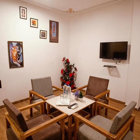 Tripli Hotels Arunoday Palace Ουνταϊπούρ Εξωτερικό φωτογραφία