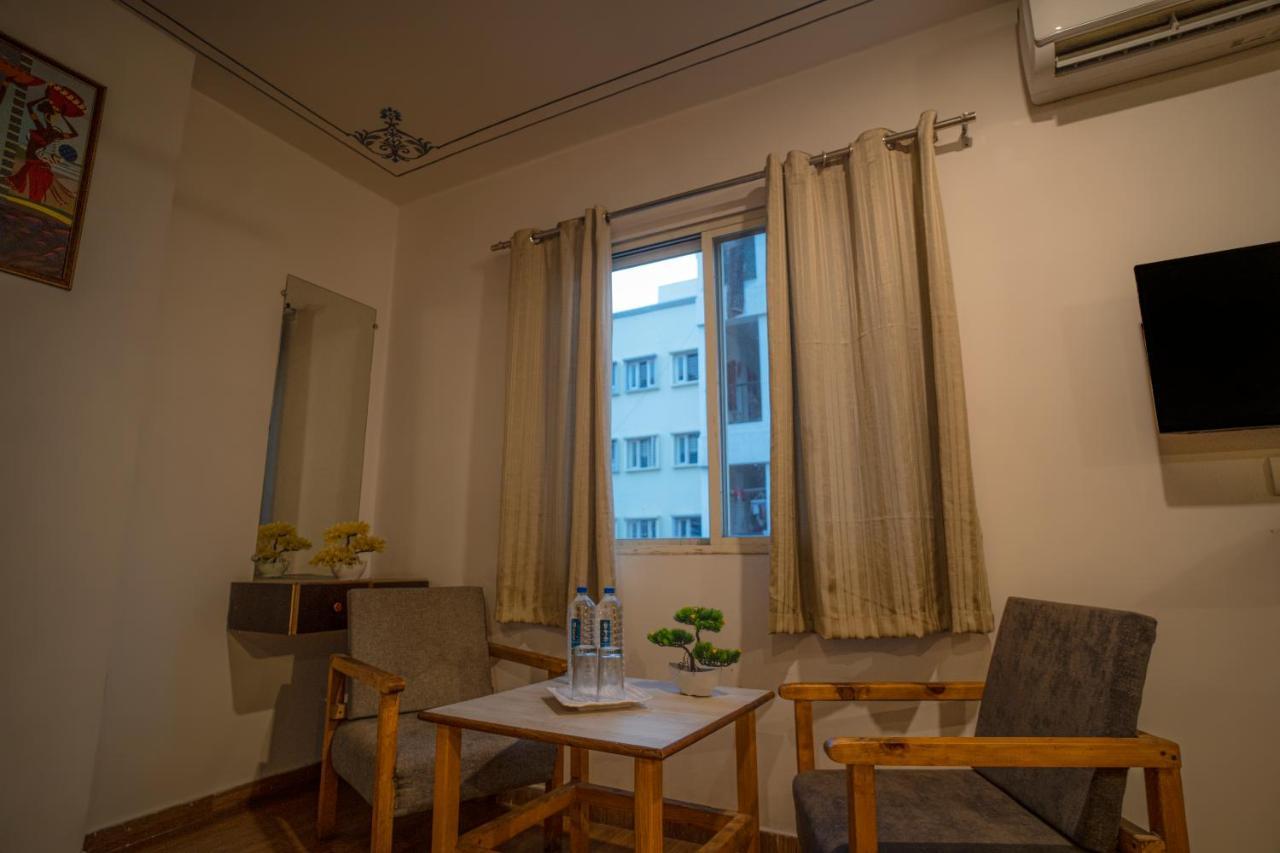 Tripli Hotels Arunoday Palace Ουνταϊπούρ Εξωτερικό φωτογραφία