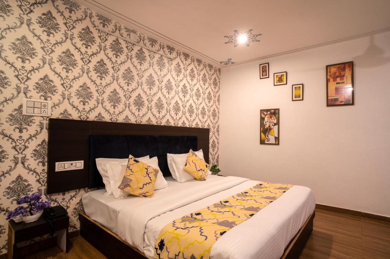 Tripli Hotels Arunoday Palace Ουνταϊπούρ Εξωτερικό φωτογραφία