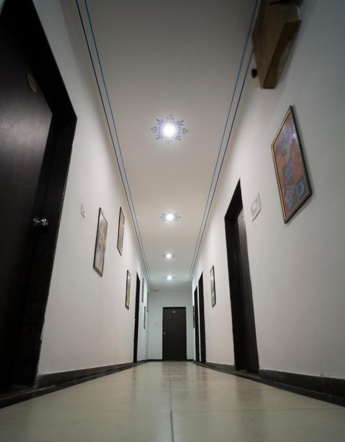 Tripli Hotels Arunoday Palace Ουνταϊπούρ Εξωτερικό φωτογραφία