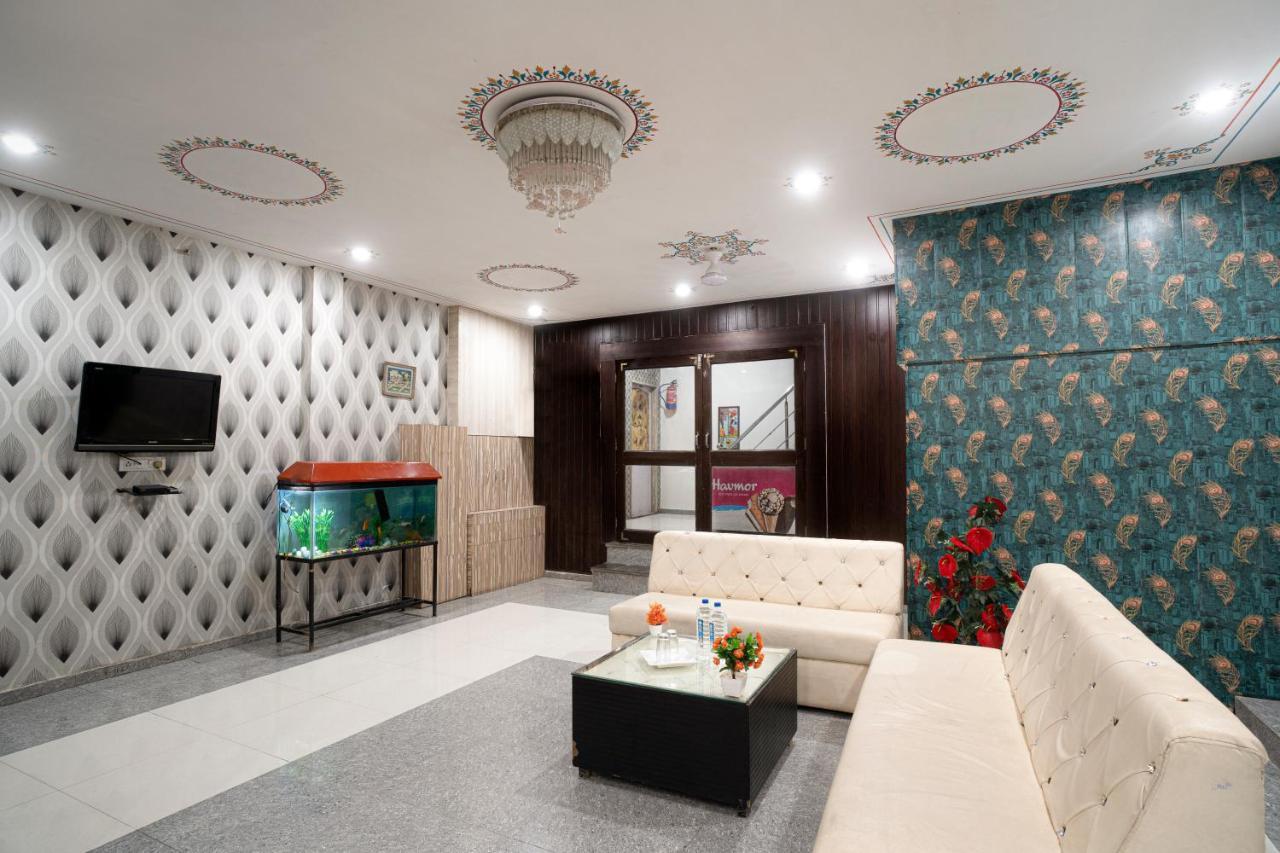Tripli Hotels Arunoday Palace Ουνταϊπούρ Εξωτερικό φωτογραφία