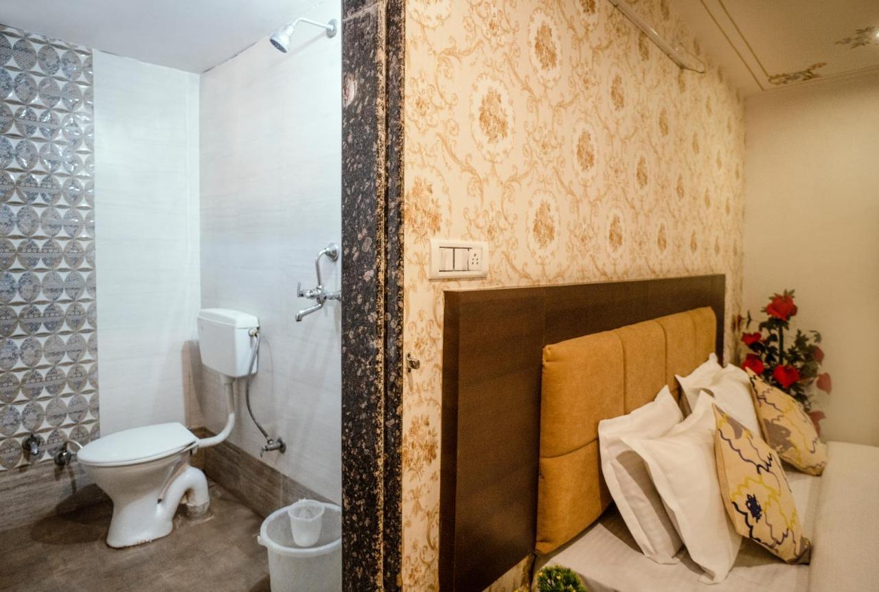 Tripli Hotels Arunoday Palace Ουνταϊπούρ Εξωτερικό φωτογραφία