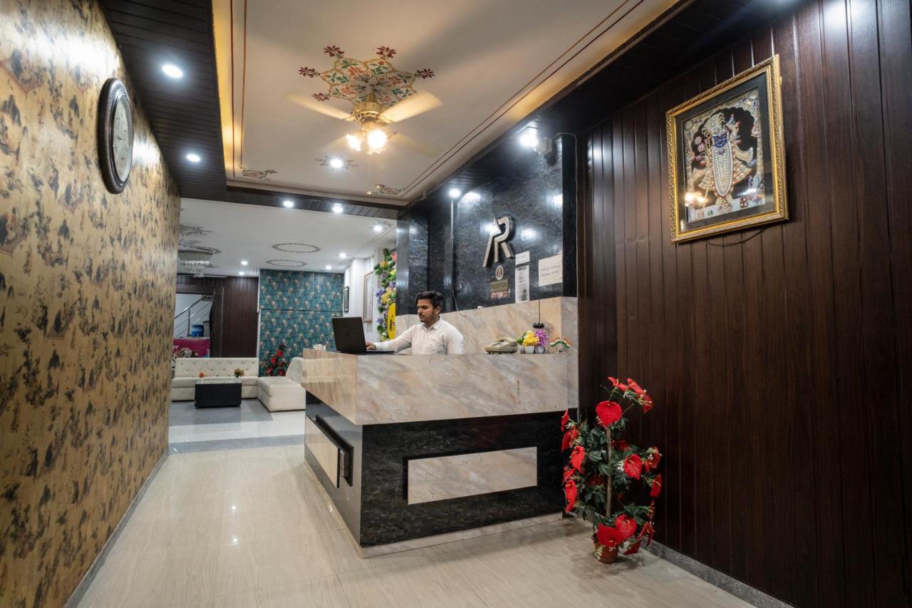 Tripli Hotels Arunoday Palace Ουνταϊπούρ Εξωτερικό φωτογραφία